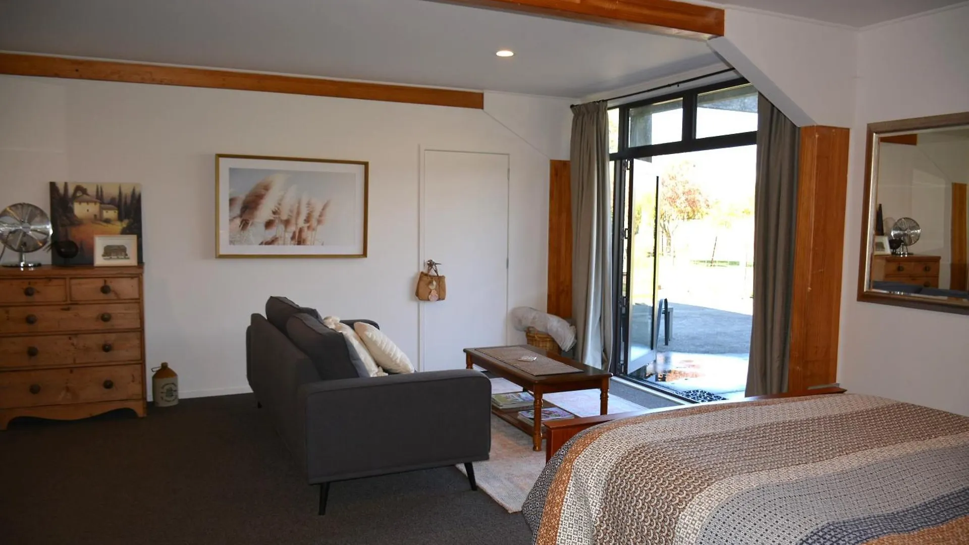 Ddog Vineyard & Bnb Renwick 0*,  New Zealand